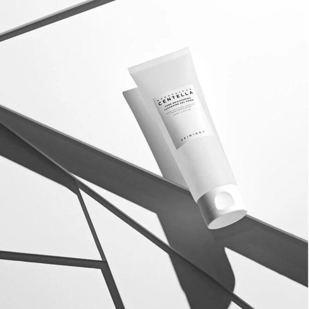 Skin1004 Madagascar Centella Tone Brightening Cleansing Gel Foam 125ml-Gel Cleanser-Aladin Beauty